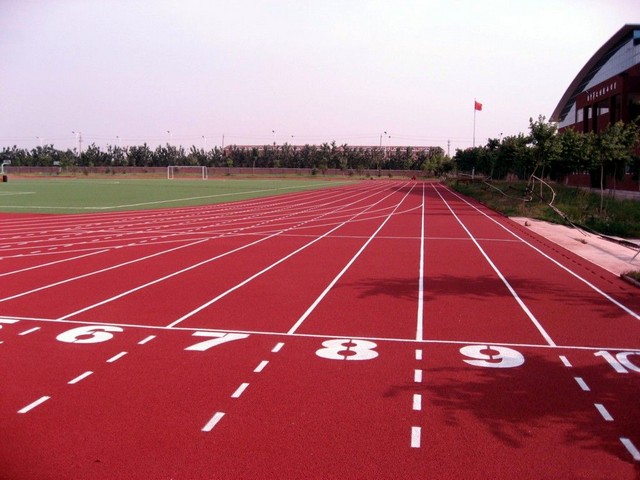 塑膠跑道******國家標(biāo)準(zhǔn)實(shí)施